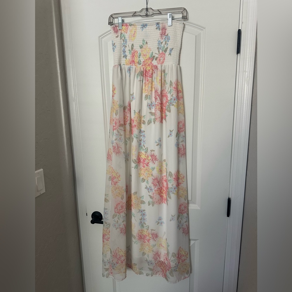 Beautiful Floral Dress with White and Pink Flowers